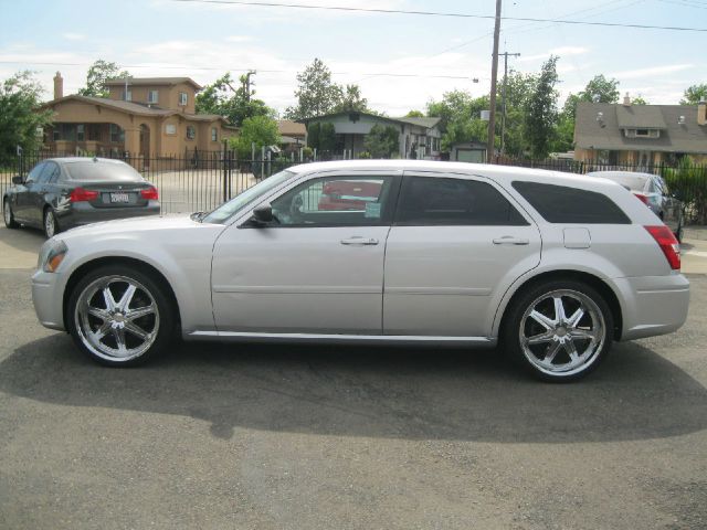 Dodge Magnum 2005 photo 11