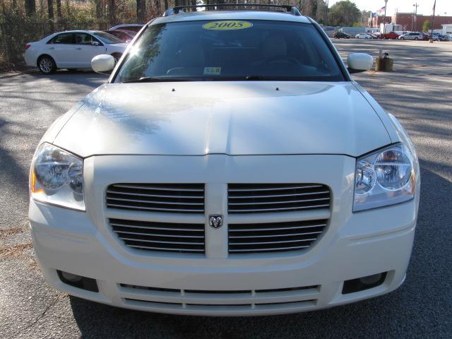 Dodge Magnum 2005 photo 2