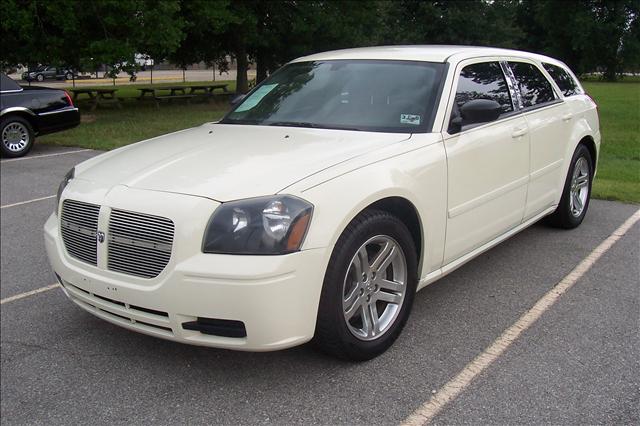 Dodge Magnum 2005 photo 3