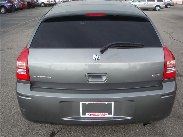 Dodge Magnum 2005 photo 2