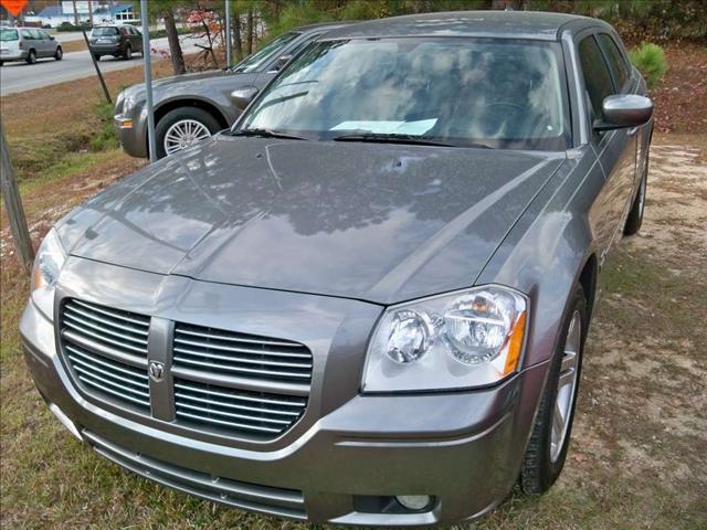 Dodge Magnum 2005 photo 2