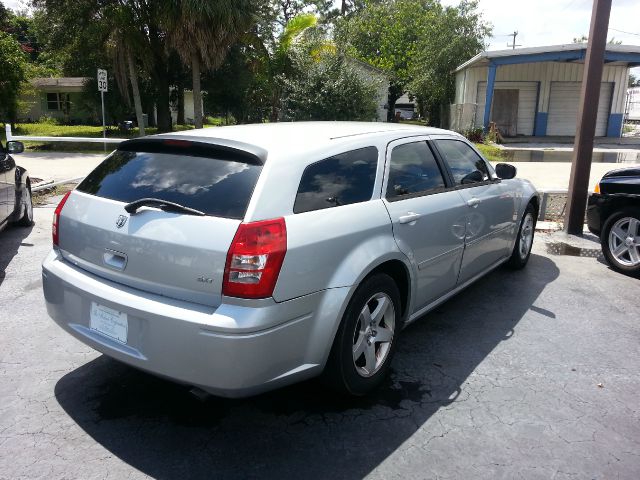 Dodge Magnum 2005 photo 1