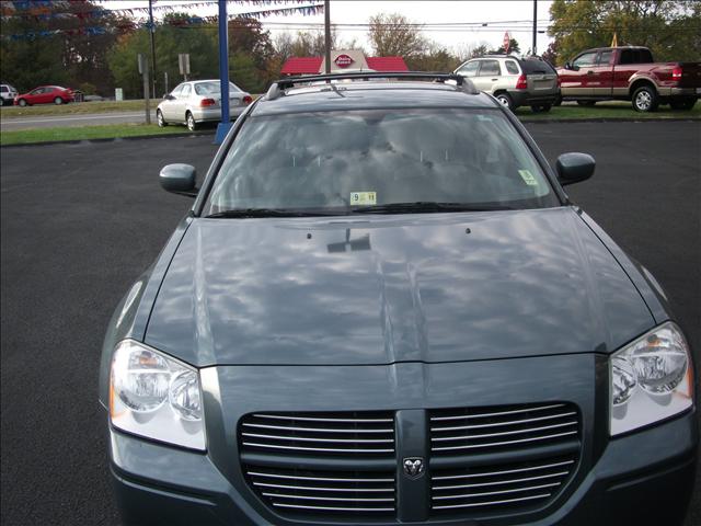 Dodge Magnum 2005 photo 1