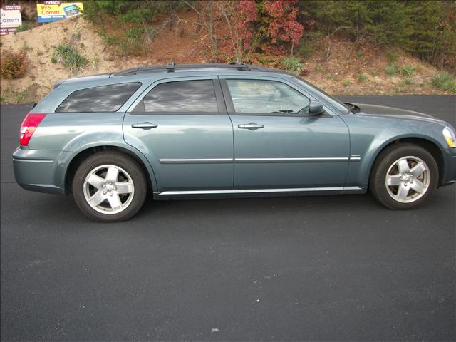 Dodge Magnum 2005 photo 2