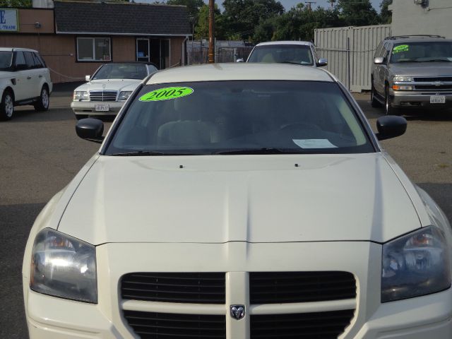 Dodge Magnum 2005 photo 4