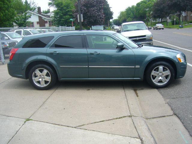 Dodge Magnum 2005 photo 2