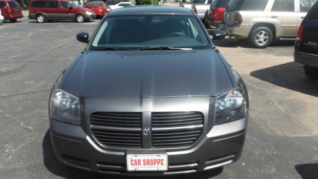 Dodge Magnum 2005 photo 1