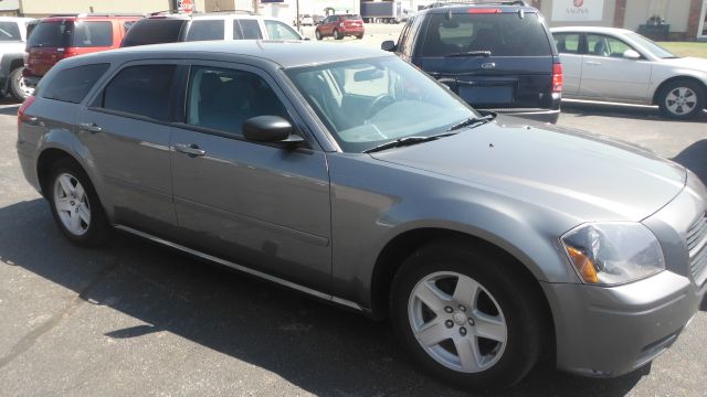 Dodge Magnum 2005 photo 2