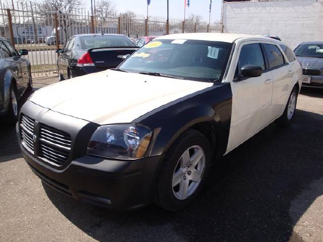 Dodge Magnum 2005 photo 1