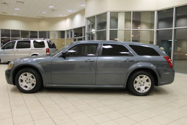 Dodge Magnum 2005 photo 1