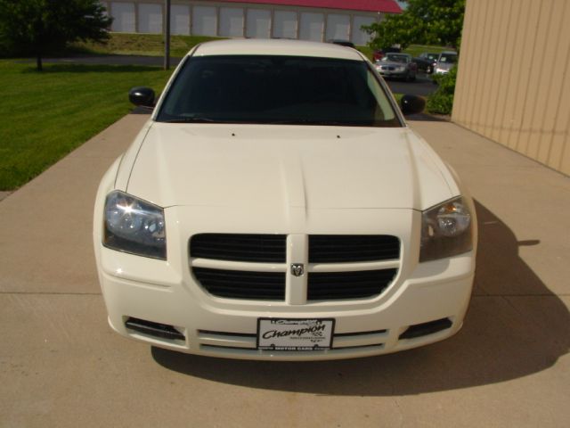 Dodge Magnum 2005 photo 1