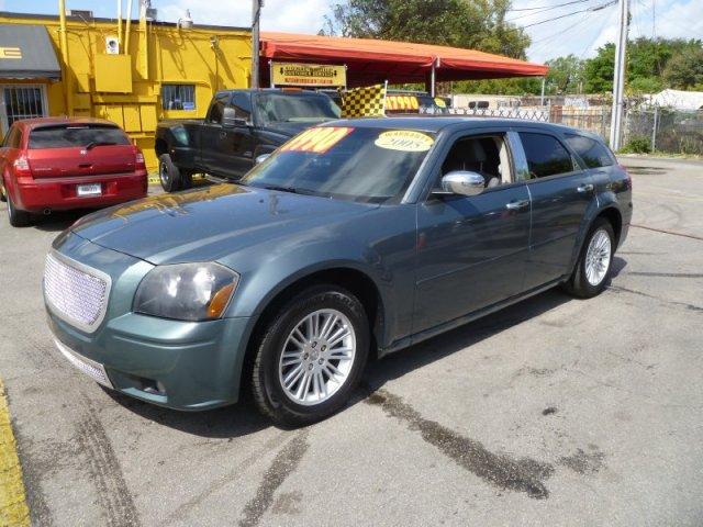 Dodge Magnum 2005 photo 2