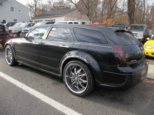 Dodge Magnum 2005 photo 1