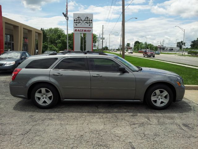 Dodge Magnum 2005 photo 2