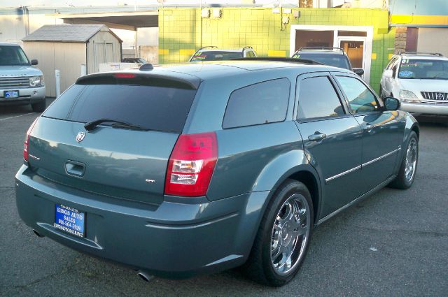 Dodge Magnum 2005 photo 1