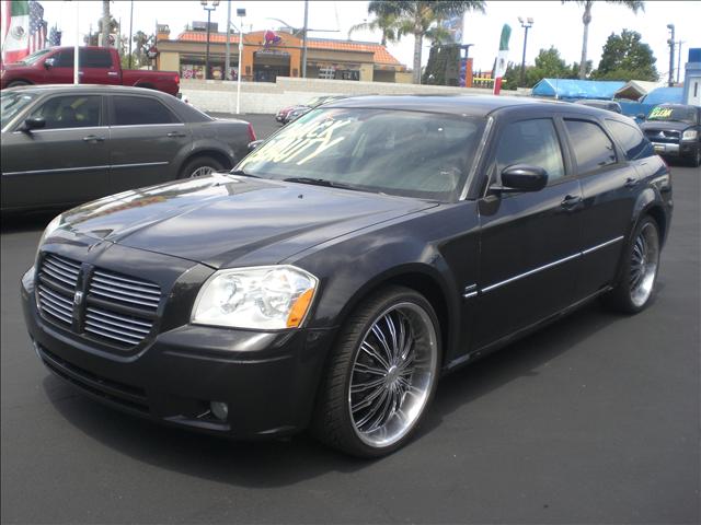 Dodge Magnum 2005 photo 2