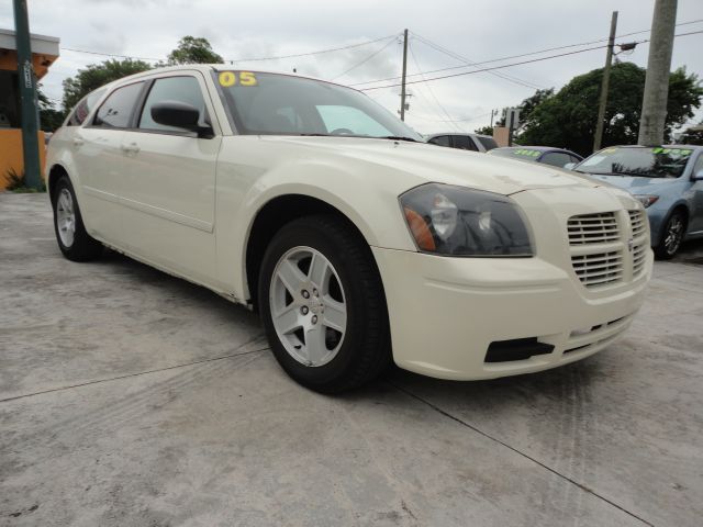 Dodge Magnum 2005 photo 1