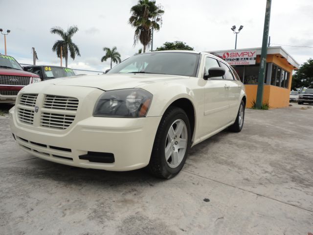 Dodge Magnum 2005 photo 2