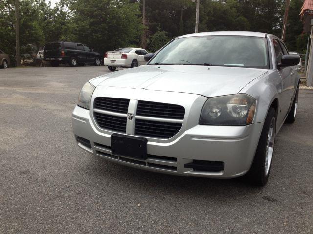 Dodge Magnum 2005 photo 1