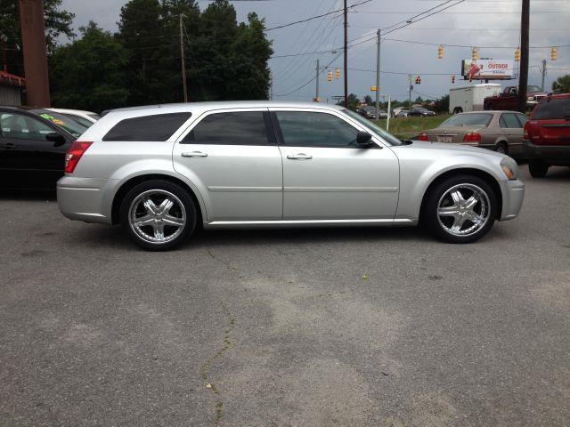 Dodge Magnum 2005 photo 3