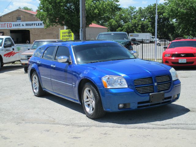 Dodge Magnum 2005 photo 2