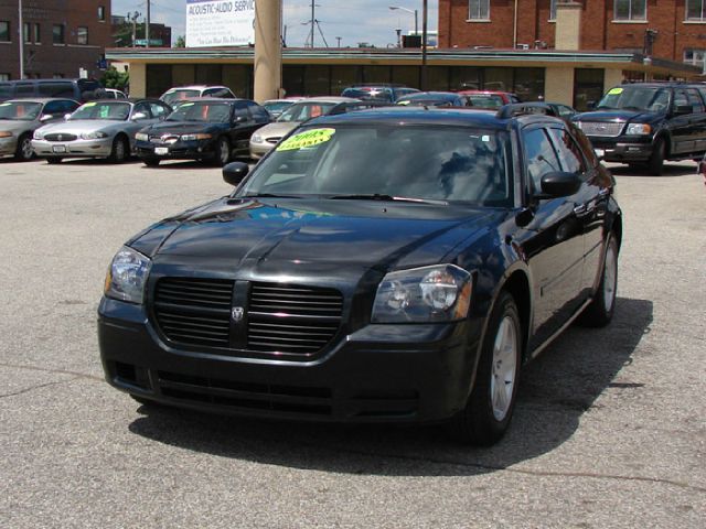 Dodge Magnum 2005 photo 2