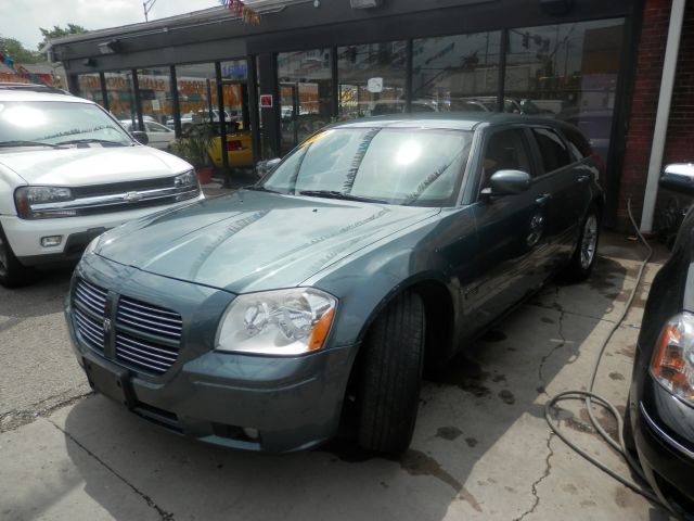 Dodge Magnum 2005 photo 2