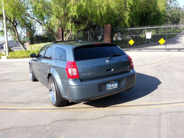 Dodge Magnum 2005 photo 1