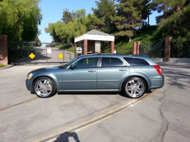 Dodge Magnum 2005 photo 2