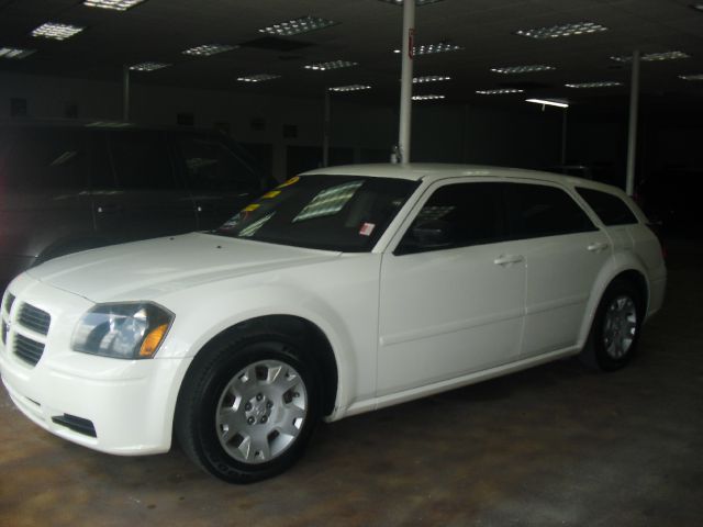 Dodge Magnum 2005 photo 11