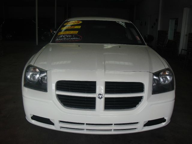 Dodge Magnum 2005 photo 9