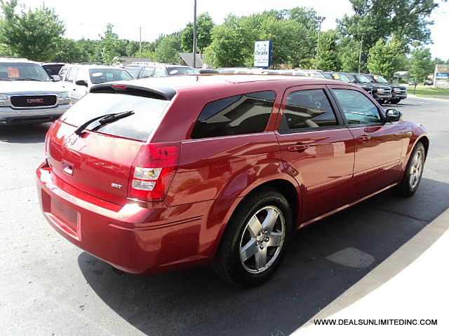 Dodge Magnum PREM Package Wagon