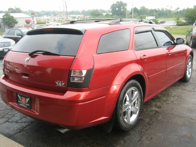 Dodge Magnum 2005 photo 2