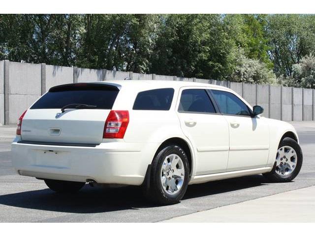 Dodge Magnum 2005 photo 1