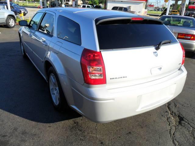 Dodge Magnum 2005 photo 17