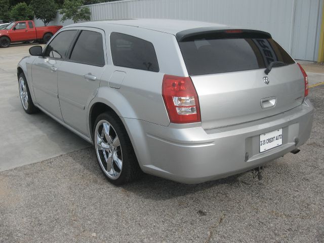 Dodge Magnum 2005 photo 2