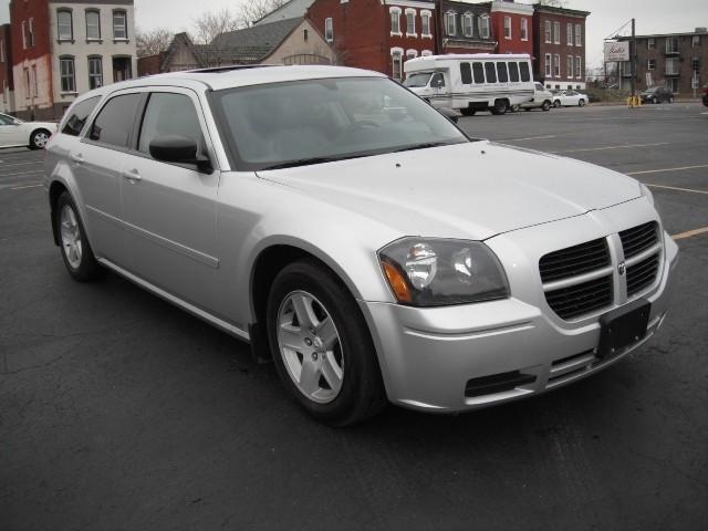 Dodge Magnum 2005 photo 2