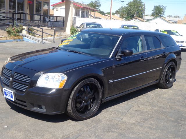 Dodge Magnum 2005 photo 1