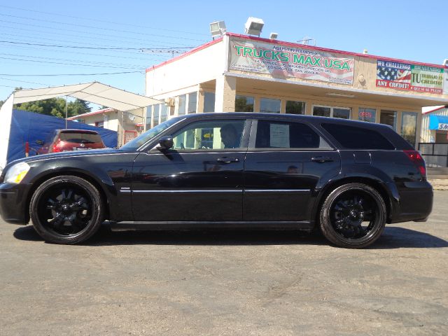 Dodge Magnum 2005 photo 2