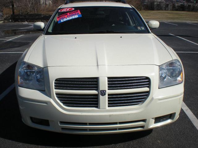 Dodge Magnum 2005 photo 1