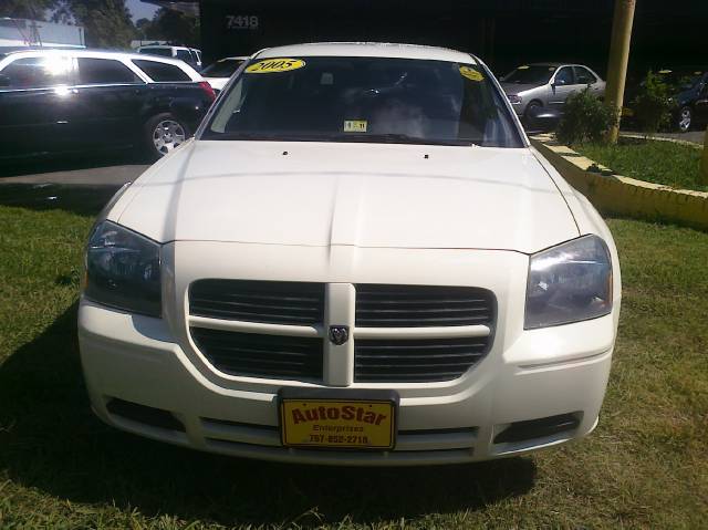 Dodge Magnum 2005 photo 1