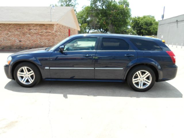 Dodge Magnum 2005 photo 2