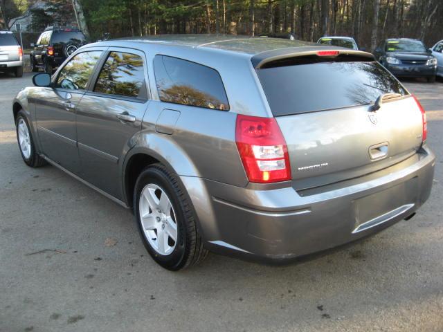 Dodge Magnum 2005 photo 1