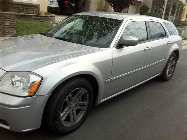 Dodge Magnum 2005 photo 2