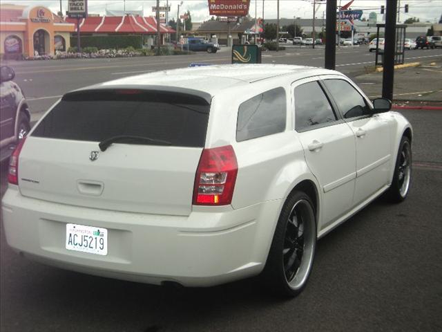 Dodge Magnum 2006 photo 2