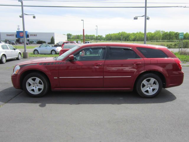 Dodge Magnum 2006 photo 2