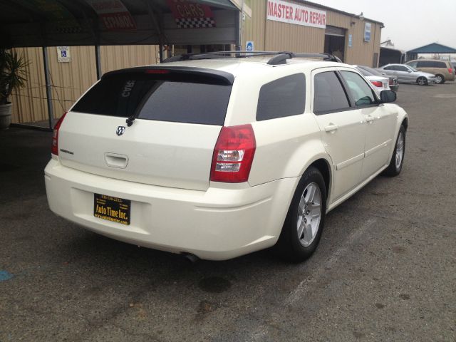 Dodge Magnum 2006 photo 2