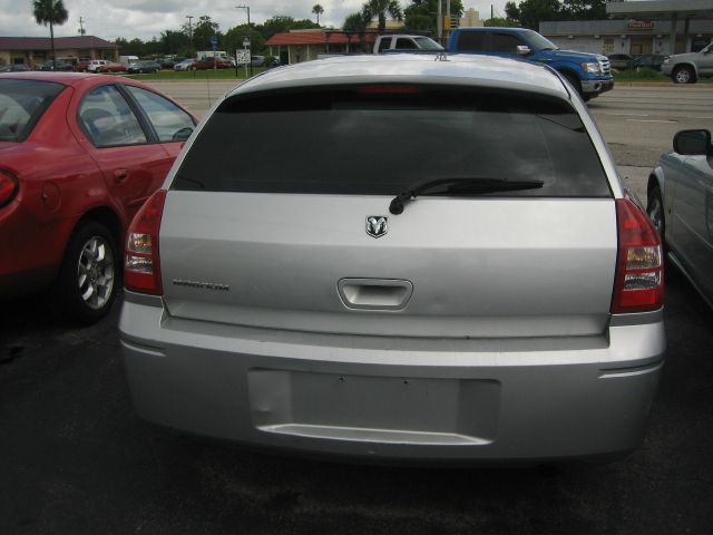 Dodge Magnum 2006 photo 2