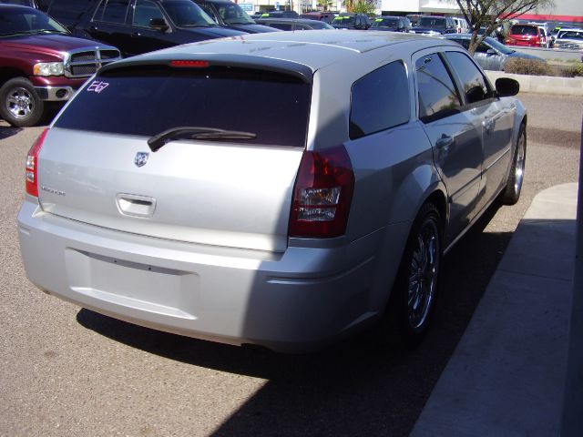 Dodge Magnum 2006 photo 2