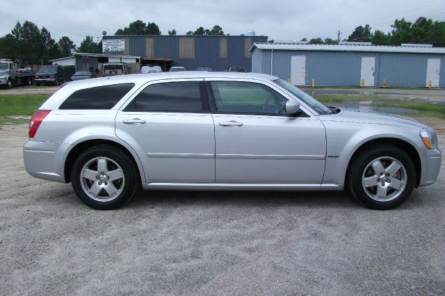 Dodge Magnum 2006 photo 2